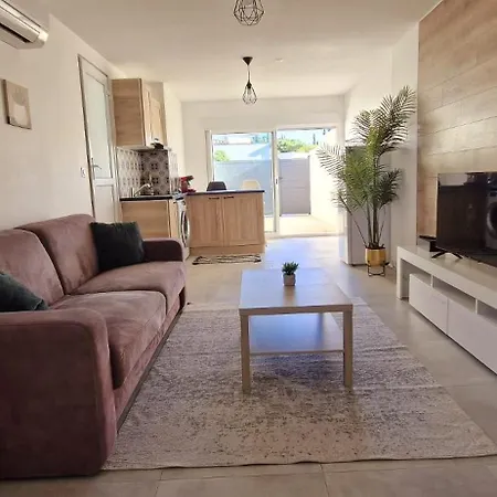 Maison A Louer * ناربون