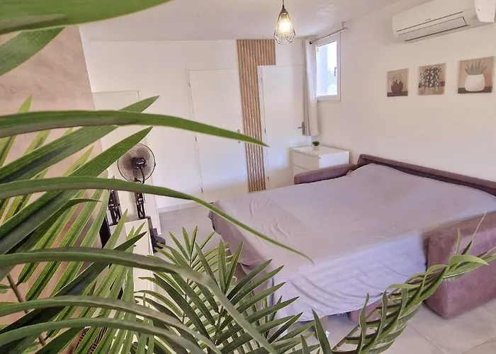 Maison A Louer 別荘